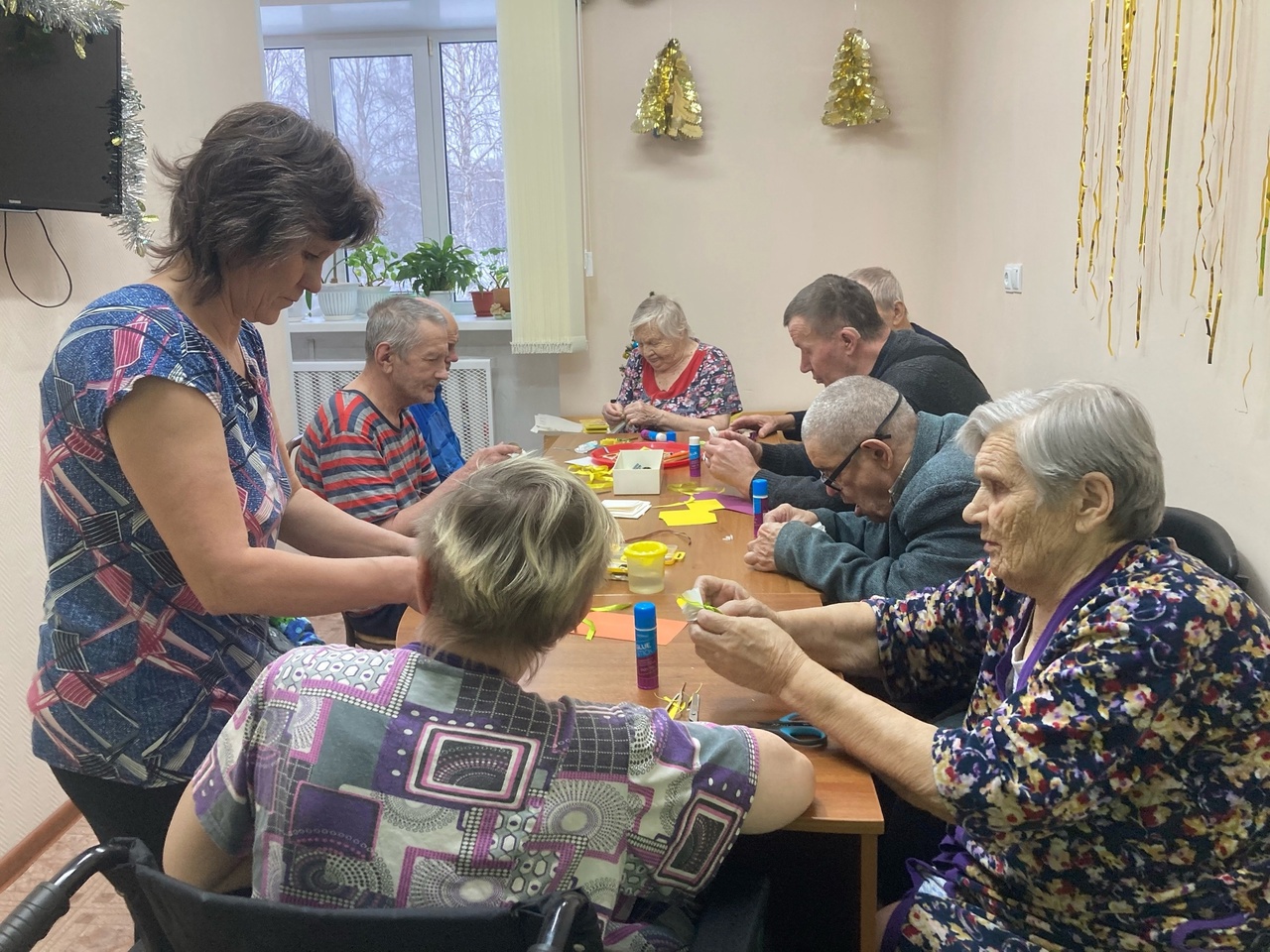 Новый год к нам мчится...